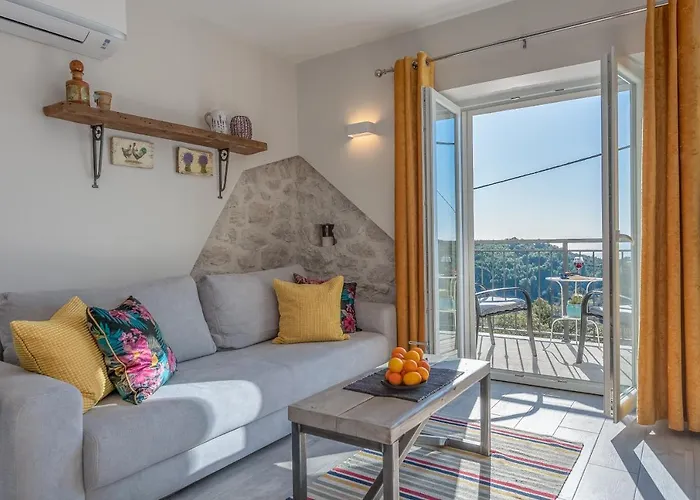 Izabela Apartment With Swimming Pool